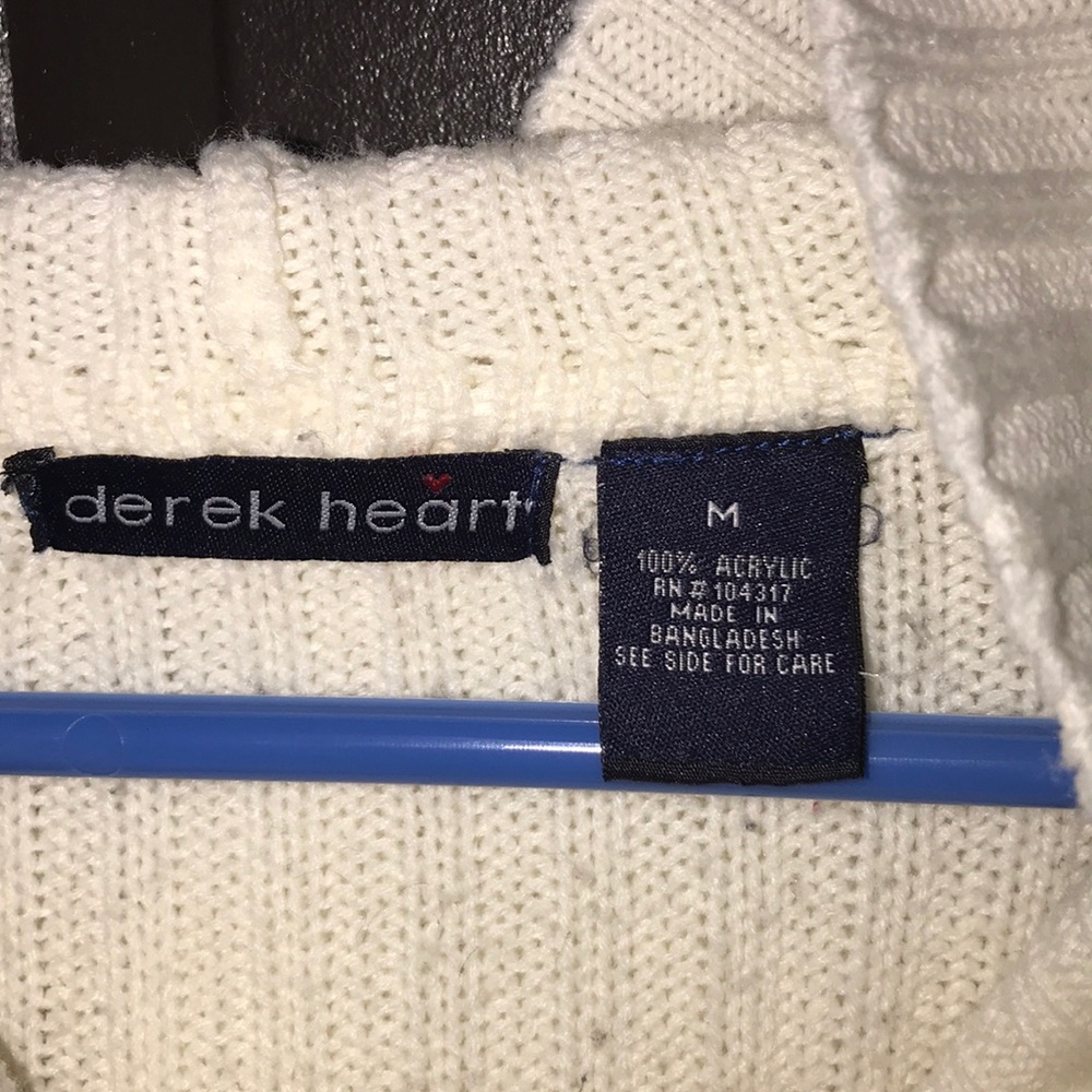 Derek Heart cream sweater